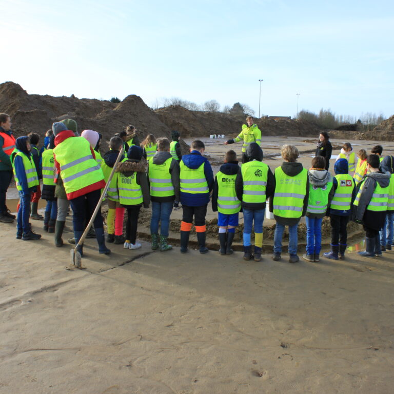Educatieve rondleiding voor opgraving sportpark Bellekouter – ism gemeente Wichelen